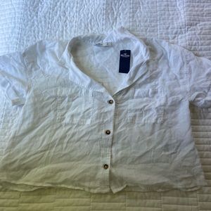 Hollister Cropped Short Sleeved Button Down Blouse